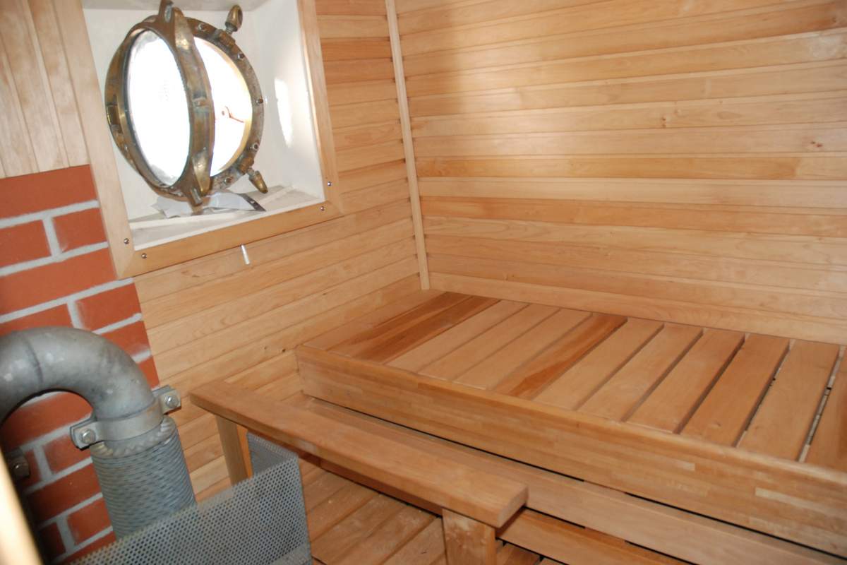 Gallery/18a-sauna
